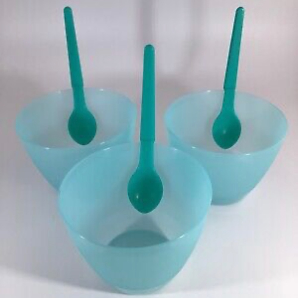 Tupperware Refrigerator Bowls w/Hanging Spoons 14 oz - Set of 2